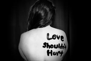 love shouldn't hurt - domestic violence counselling CE courses help you aid abused spouses -- women, men  -- suffering from an abusive relationship